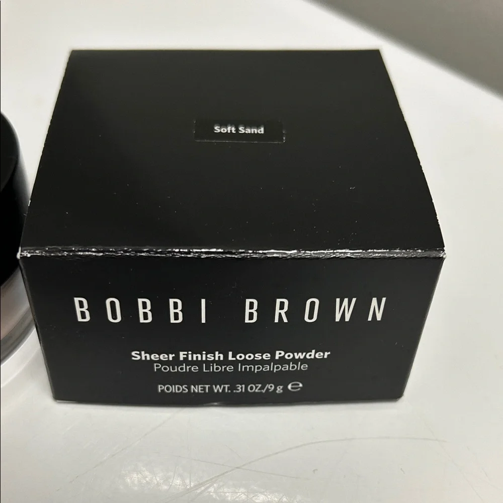 Bobbi Brown Sheer Finish Loose Powder - Soft Sand
